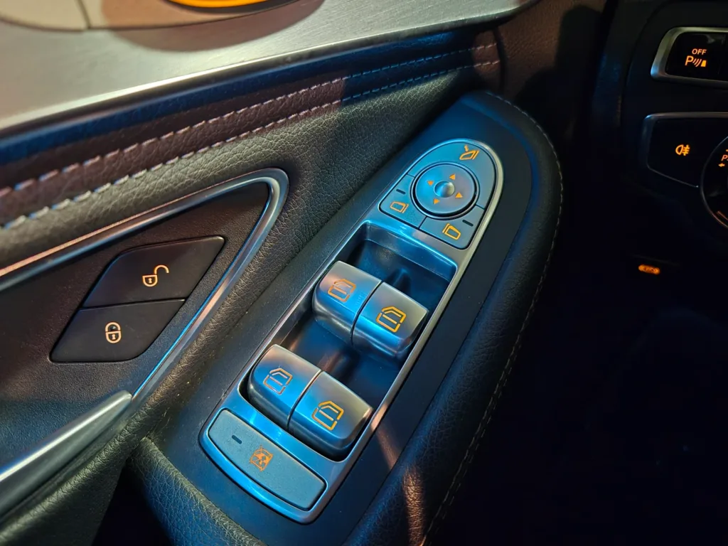 Mercedes-Benz C-Class (W205) C 220 BlueTEC Avantgarde