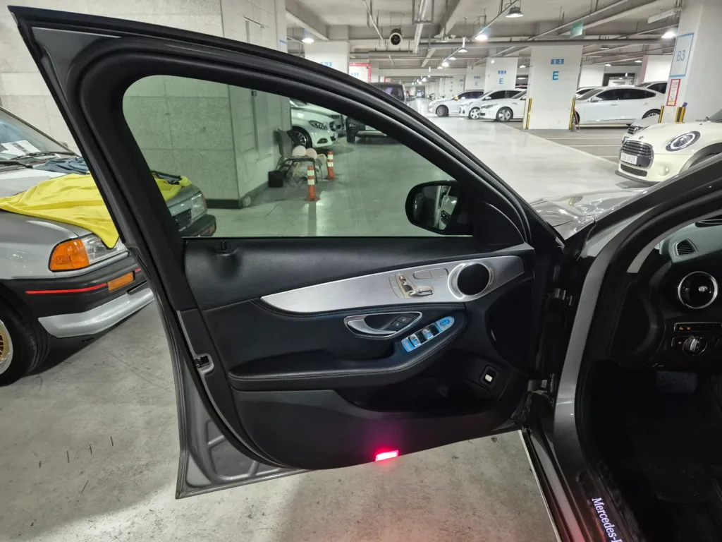 Mercedes-Benz C-Class (W205) C 220 BlueTEC Avantgarde