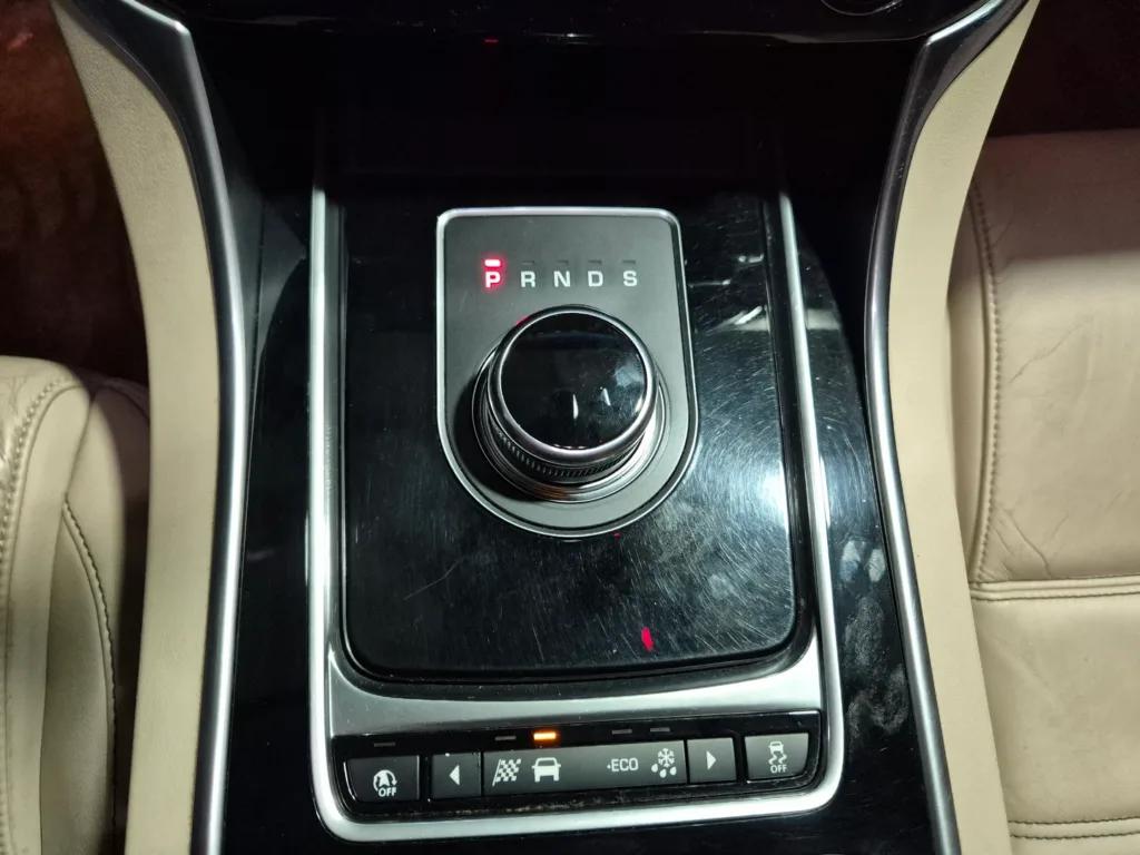 Jaguar XE 20d Prestige AWD