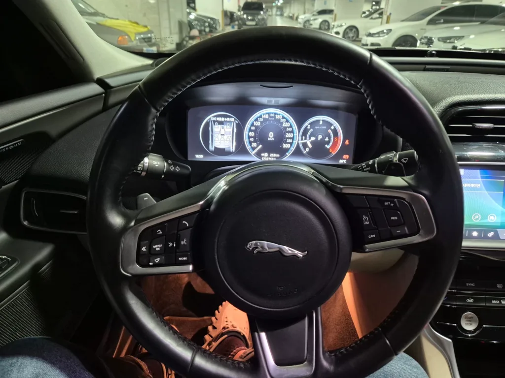 Jaguar XE 20d Prestige AWD