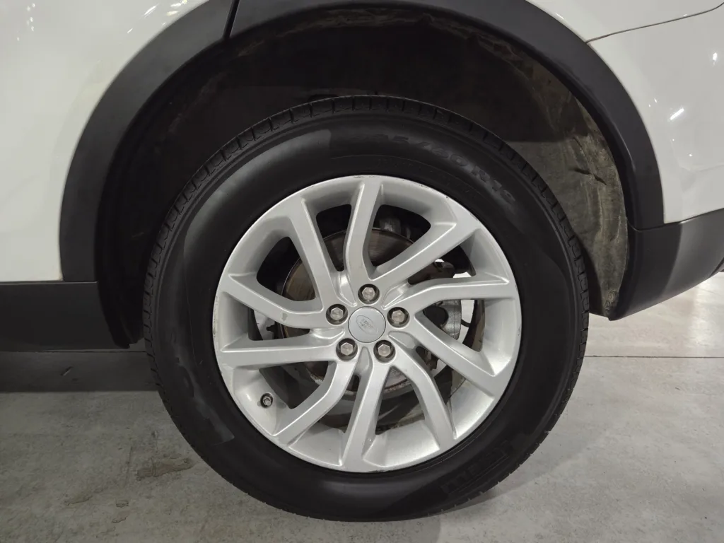 Land Rover Discovery Sport 2.0 TD4 SE (150 hp)