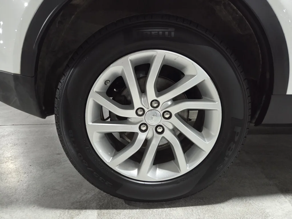 Land Rover Discovery Sport 2.0 TD4 SE (150 hp)