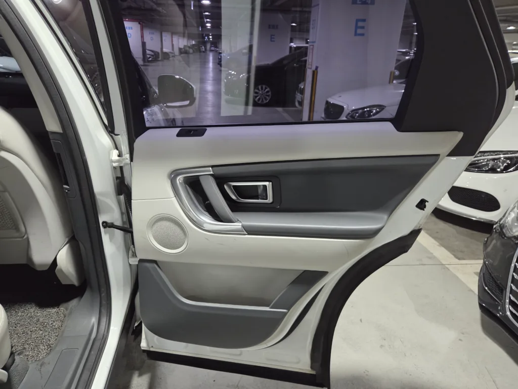 Land Rover Discovery Sport 2.0 TD4 SE (150 hp)