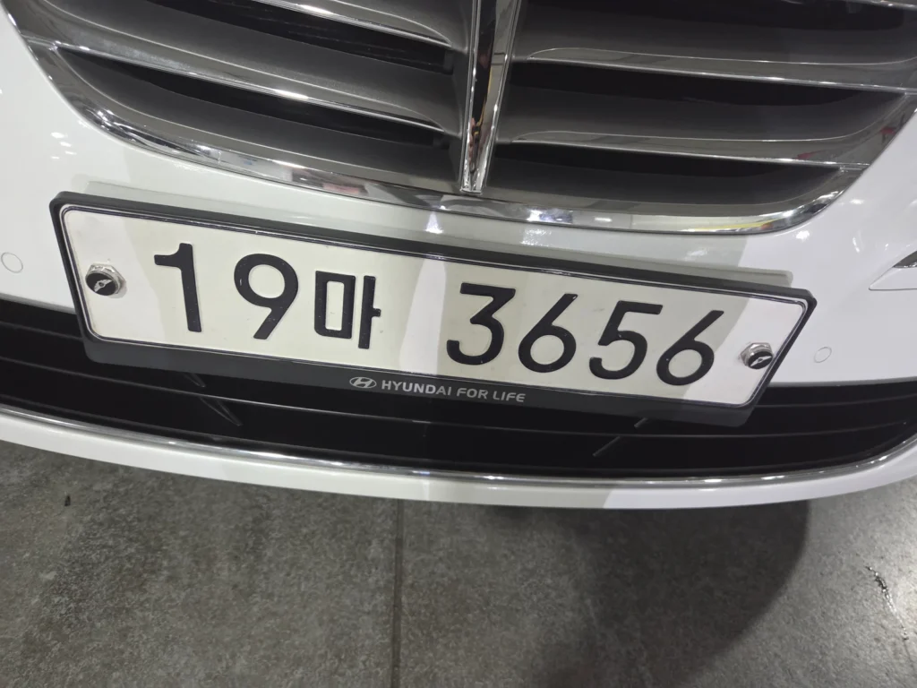 Hyundai Genesis BH330 Luxury Base Trim