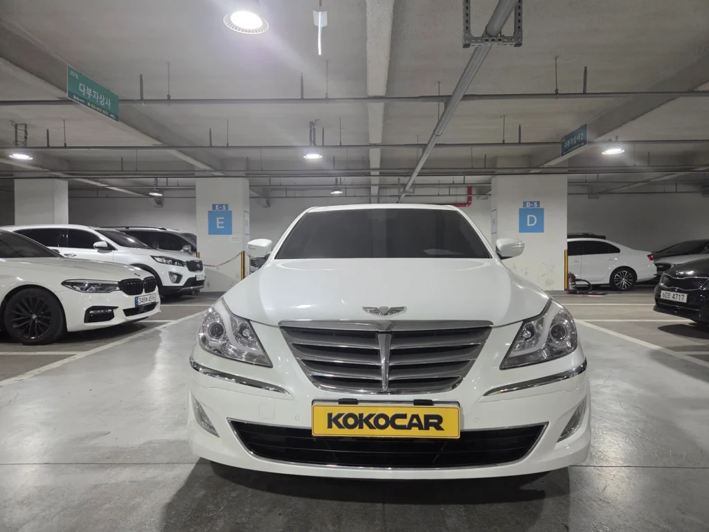 Hyundai Genesis BH330 Luxury Base Trim