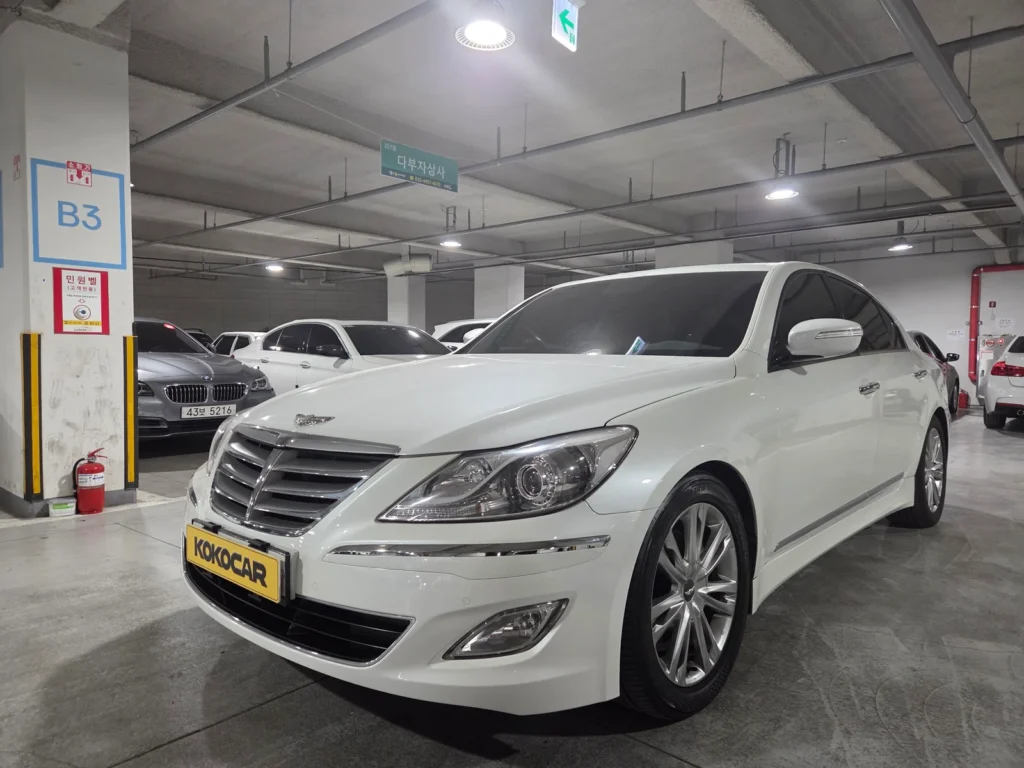 Hyundai Genesis BH330 Luxury Base Trim