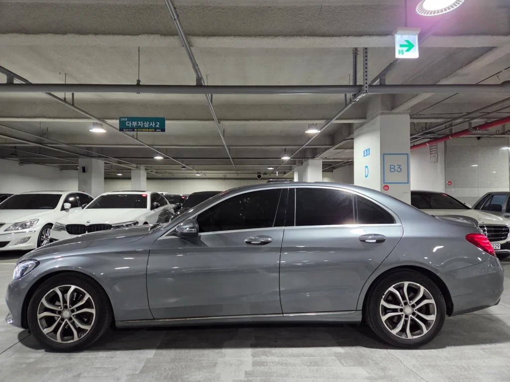 Benz C-Class W205 C220d Avantgarde