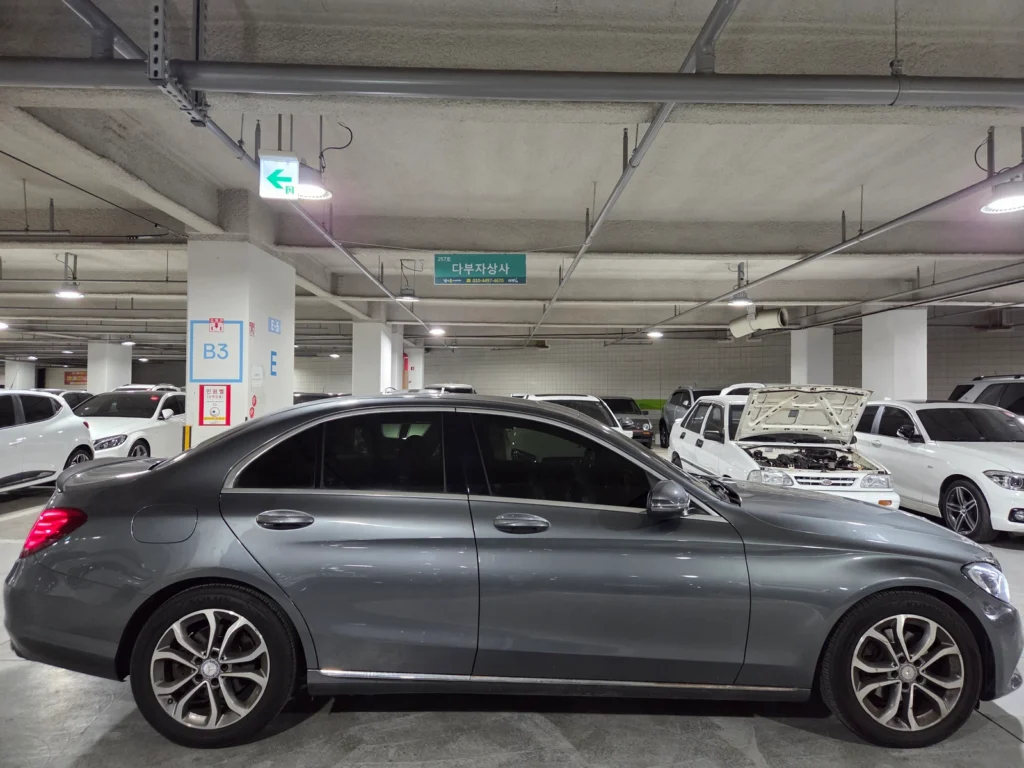 Benz C-Class W205 C220d Avantgarde