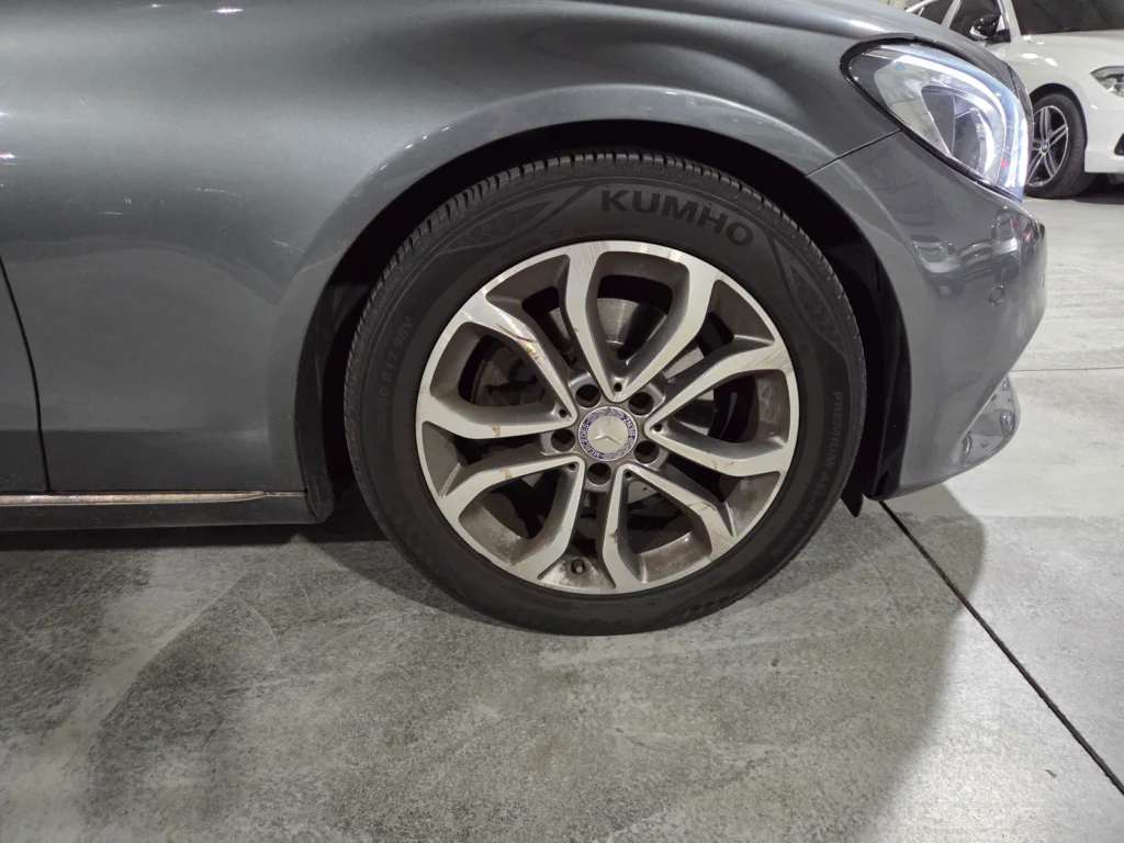 Benz C-Class W205 C220d Avantgarde