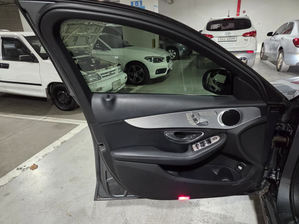 Benz C-Class W205 C220d Avantgarde