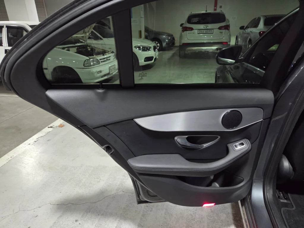 Benz C-Class W205 C220d Avantgarde