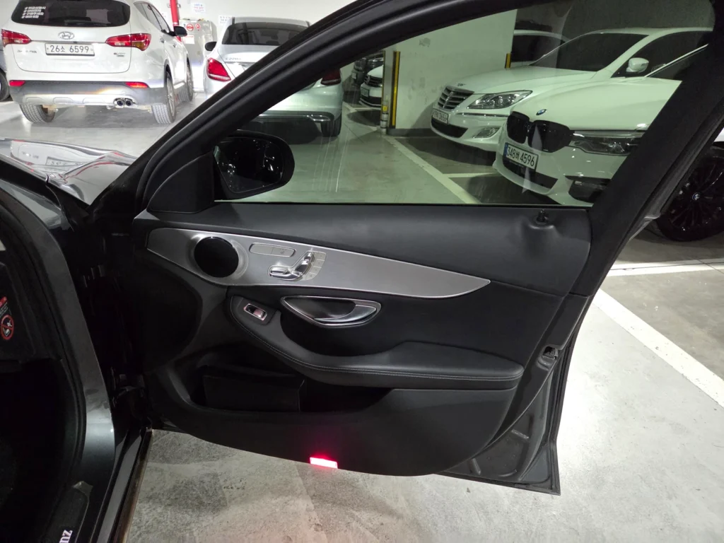 Benz C-Class W205 C220d Avantgarde