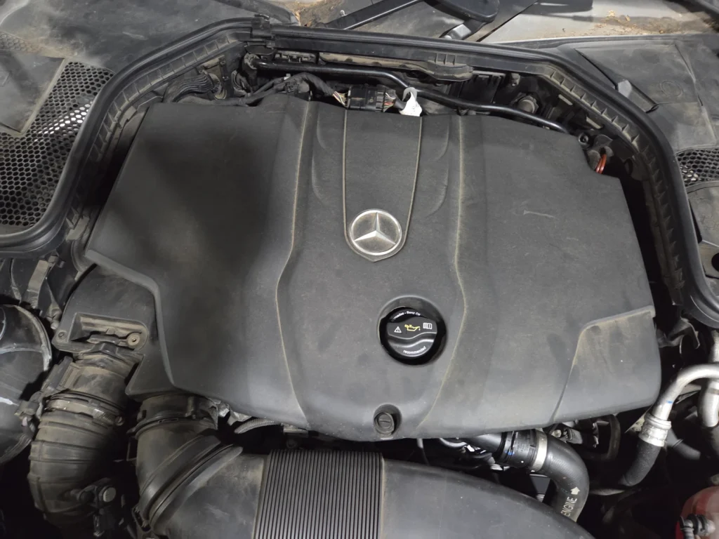 Benz C-Class W205 C220d Avantgarde