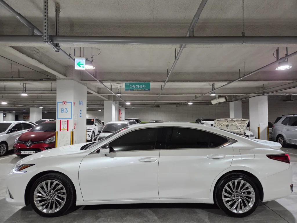 Lexus ES300h 7th generation Luxury Plus