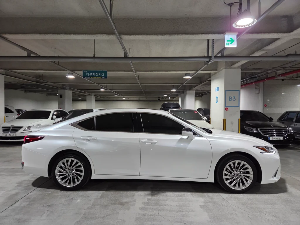 Lexus ES300h 7th generation Luxury Plus
