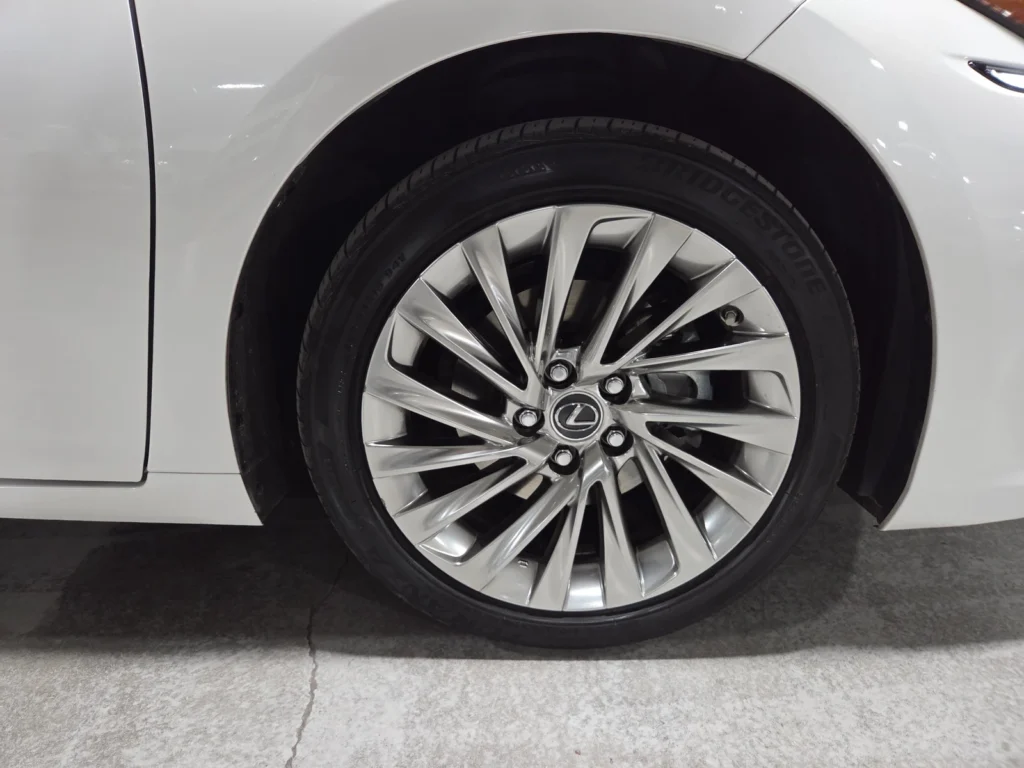 Lexus ES300h 7th generation Luxury Plus