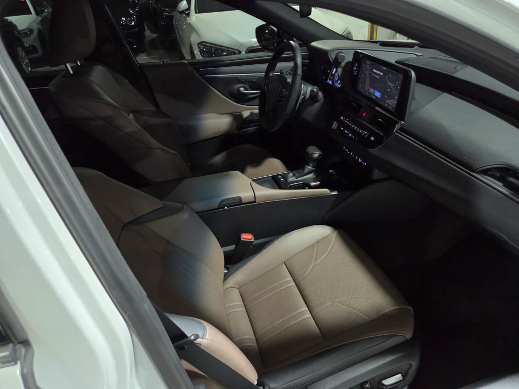 Lexus ES300h 7th generation Luxury Plus