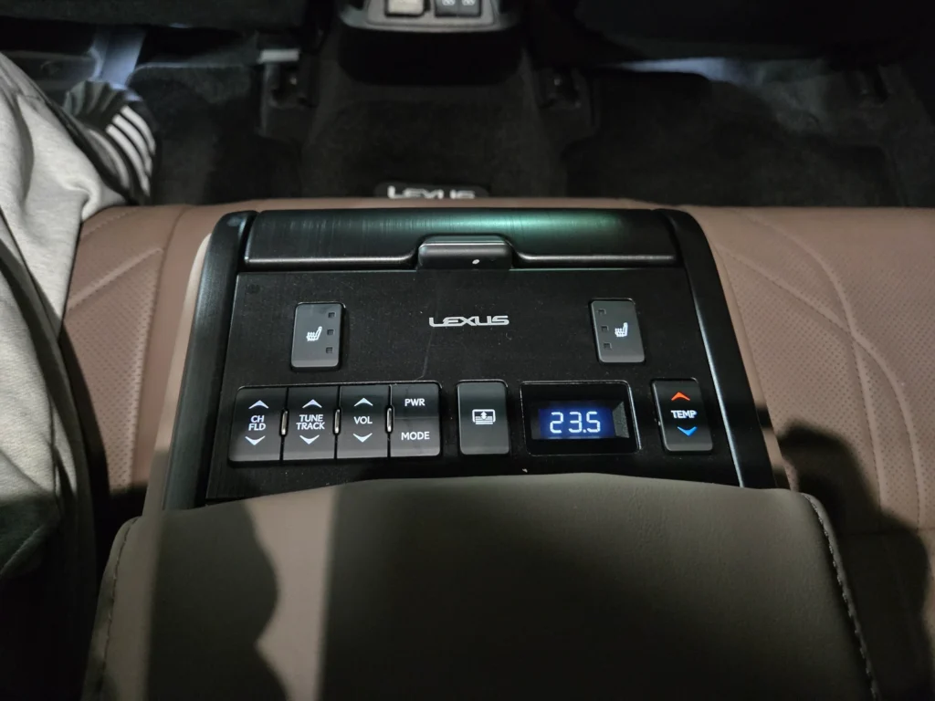 Lexus ES300h 7th generation Luxury Plus