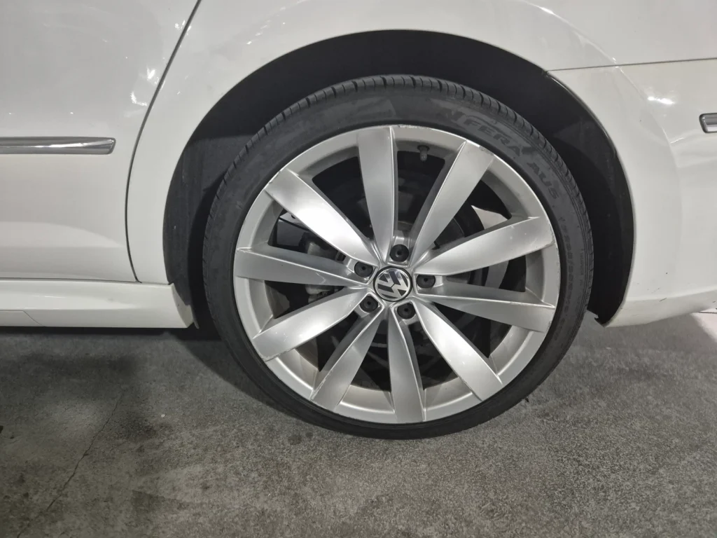 Volkswagen New CC 2.0 TDI BlueMotion R-Line