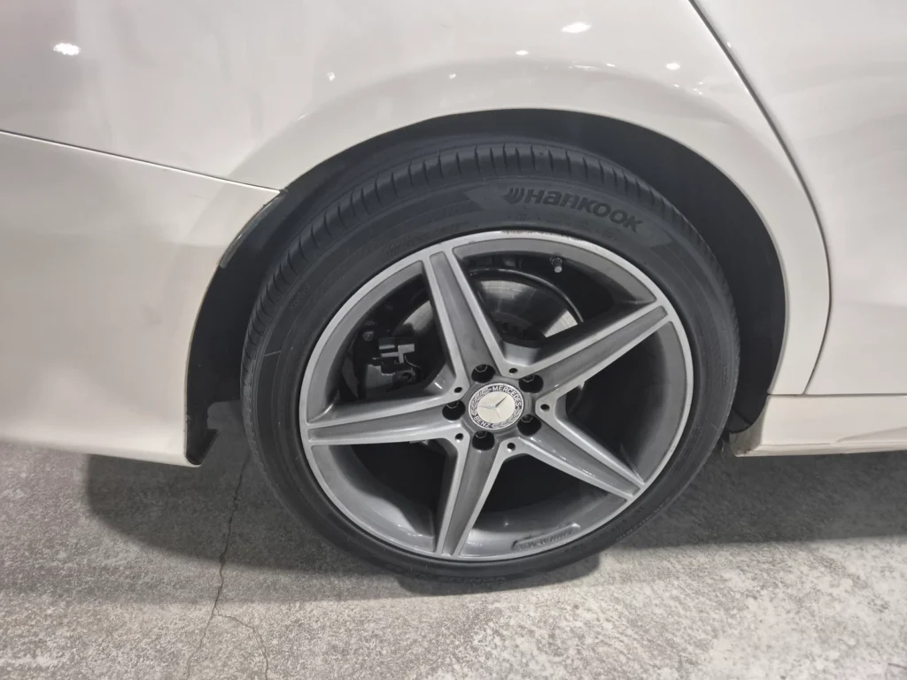 Benz C-Class W205 C220d Avantgarde