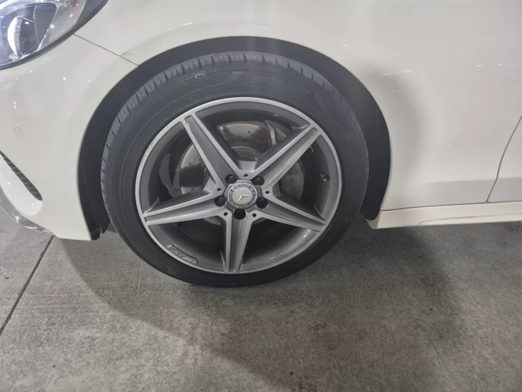 Benz C-Class W205 C220d Avantgarde