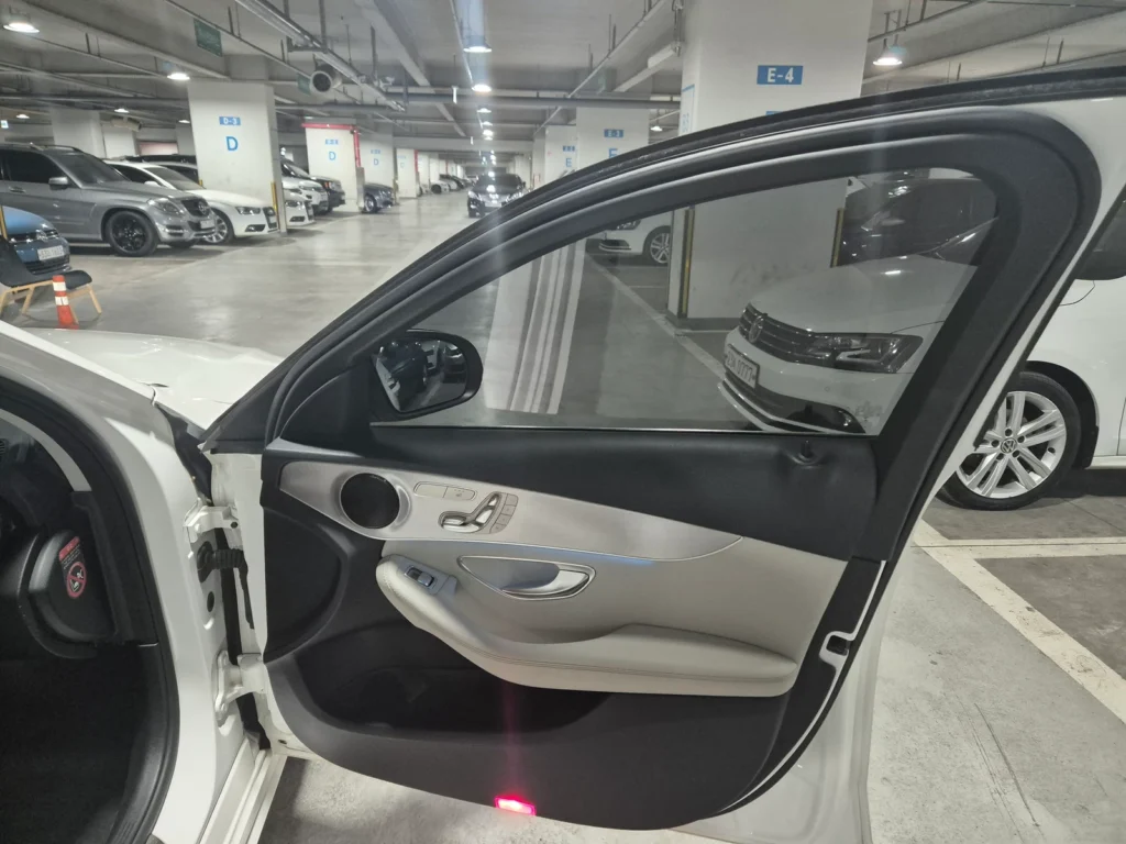 Benz C-Class W205 C220d Avantgarde