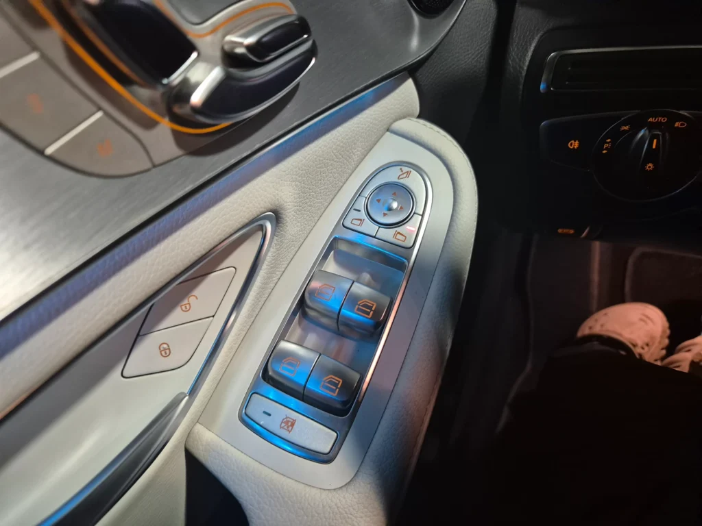 Benz C-Class W205 C220d Avantgarde