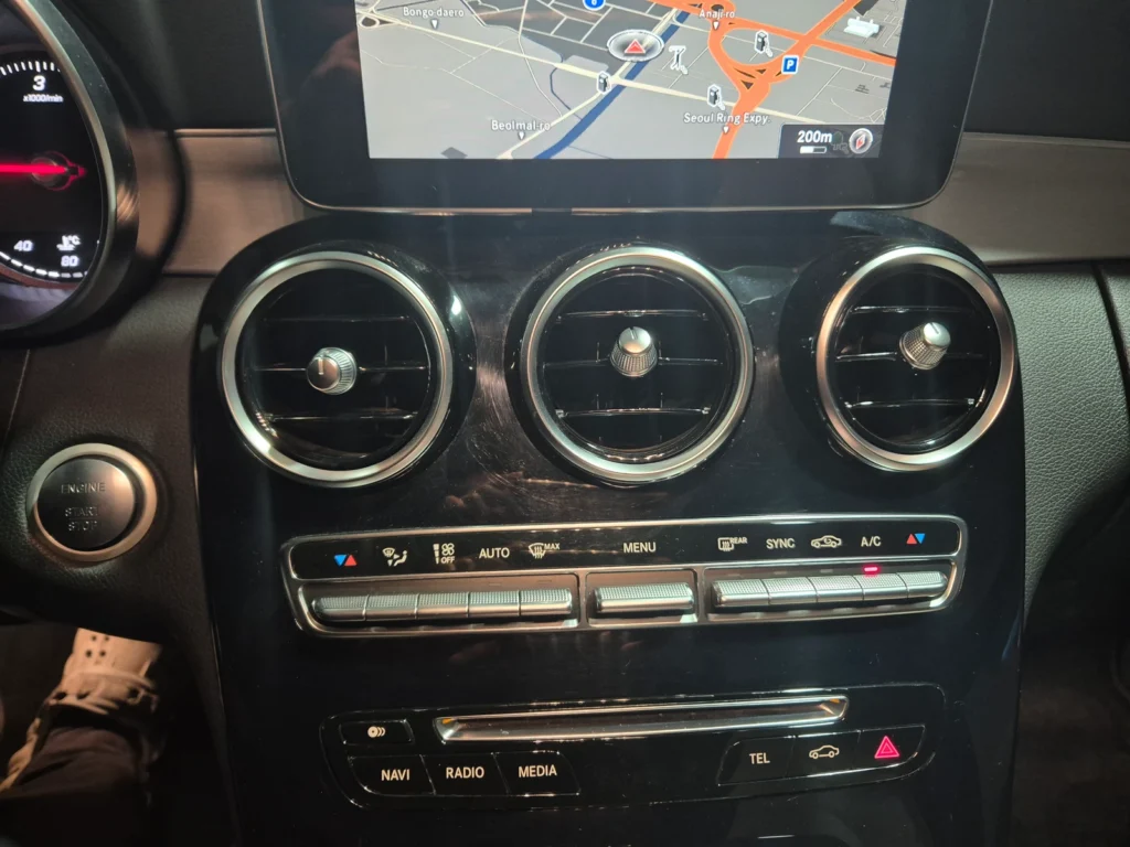 Benz C-Class W205 C220d Avantgarde