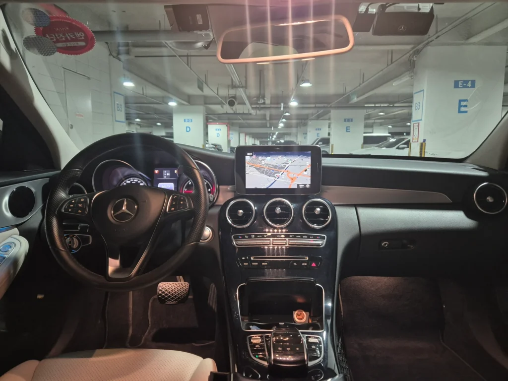 Benz C-Class W205 C220d Avantgarde