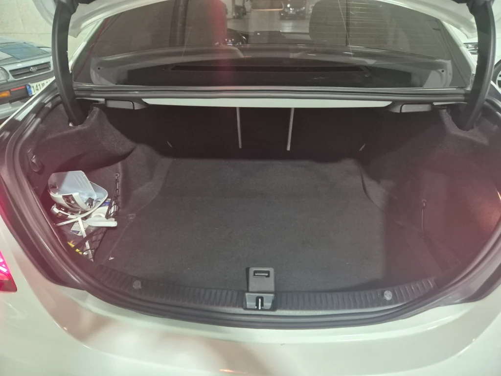 Benz C-Class W205 C220d Avantgarde