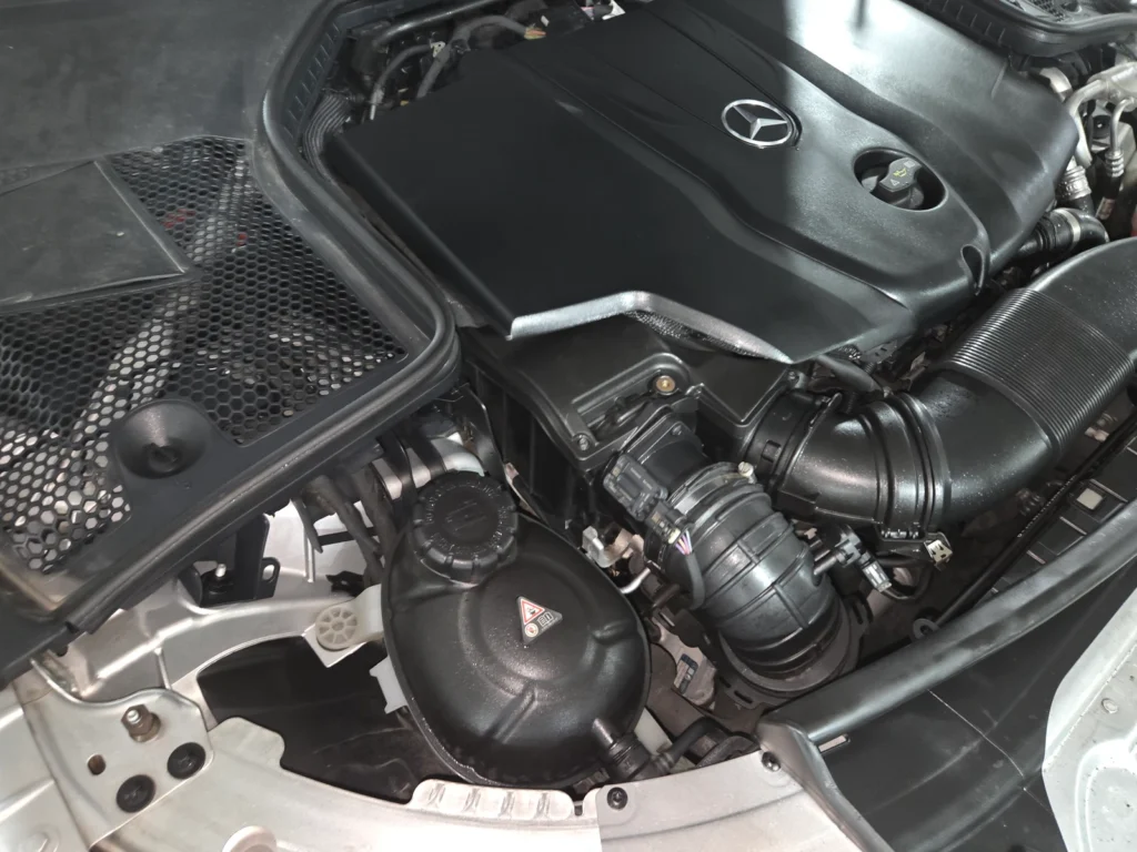 Benz C-Class W205 C220 d Avantgarde