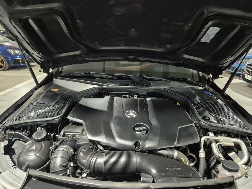 Benz C-Class W205 C220d 4MATIC
