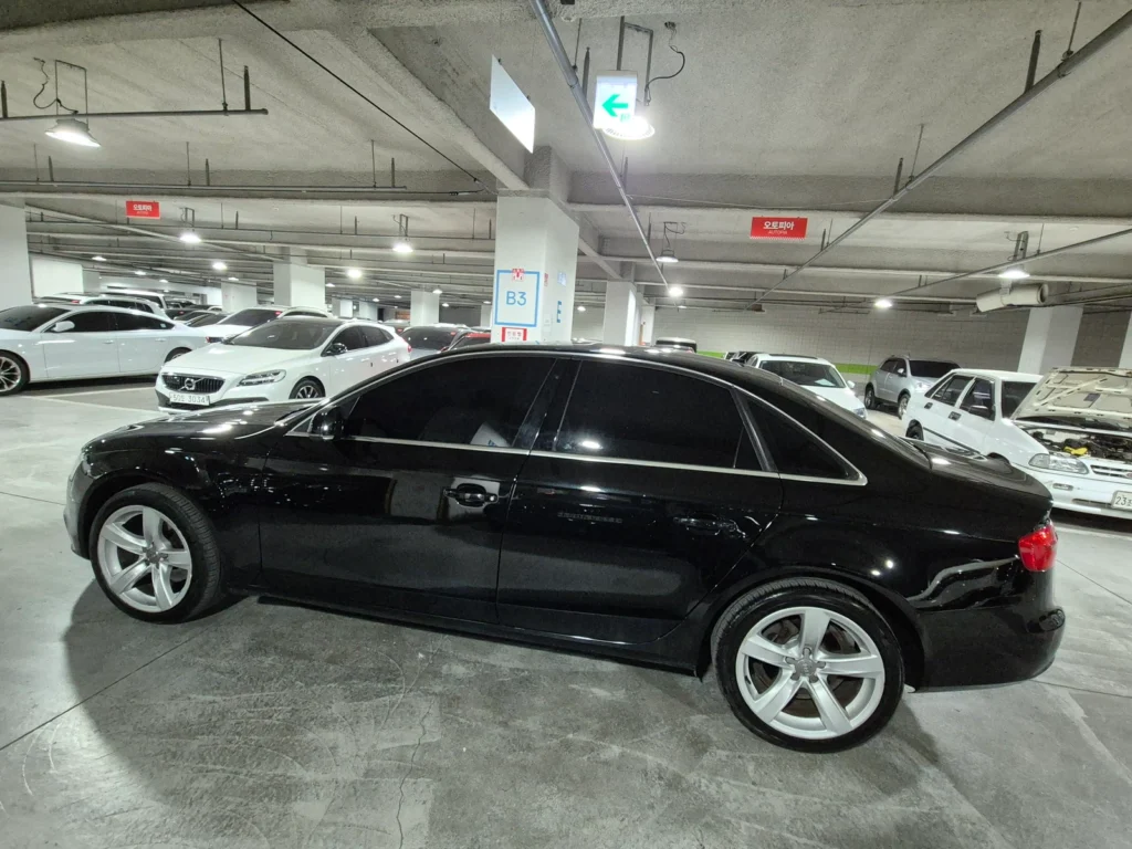 Audi New A4 30 TDI Dynamic