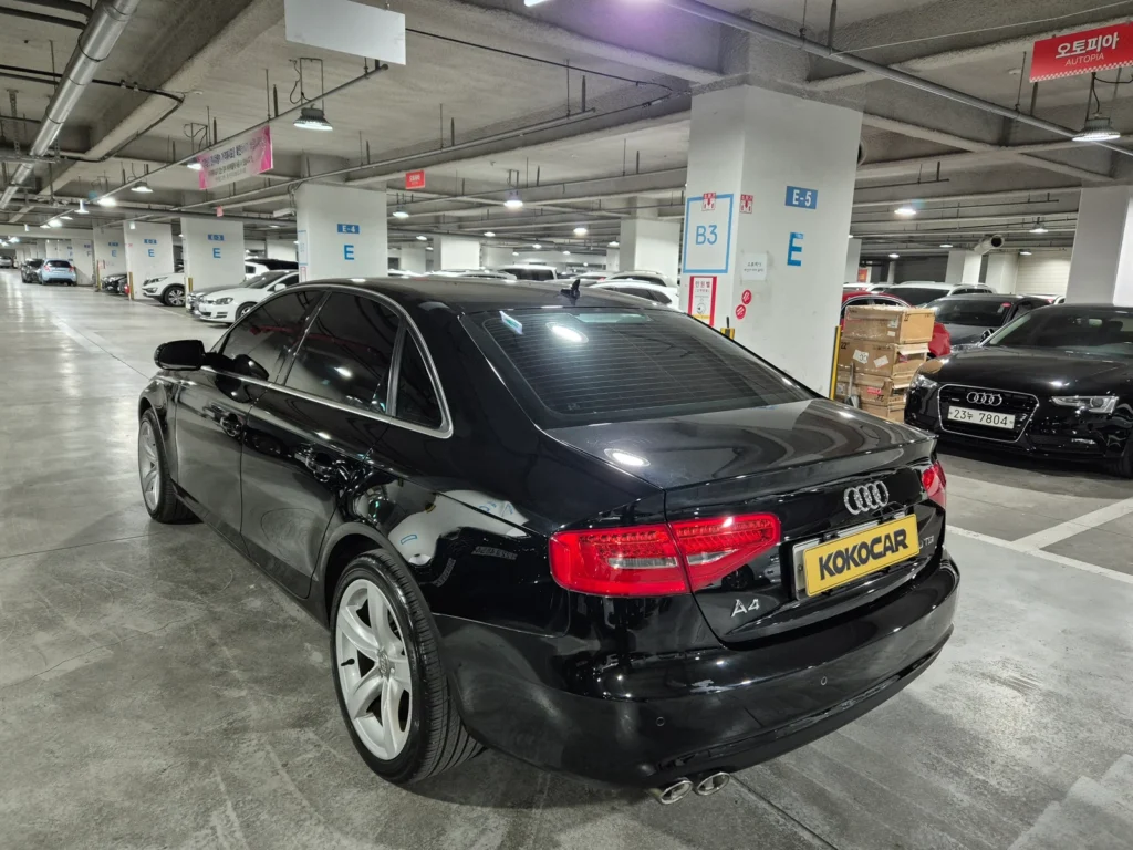 Audi New A4 30 TDI Dynamic