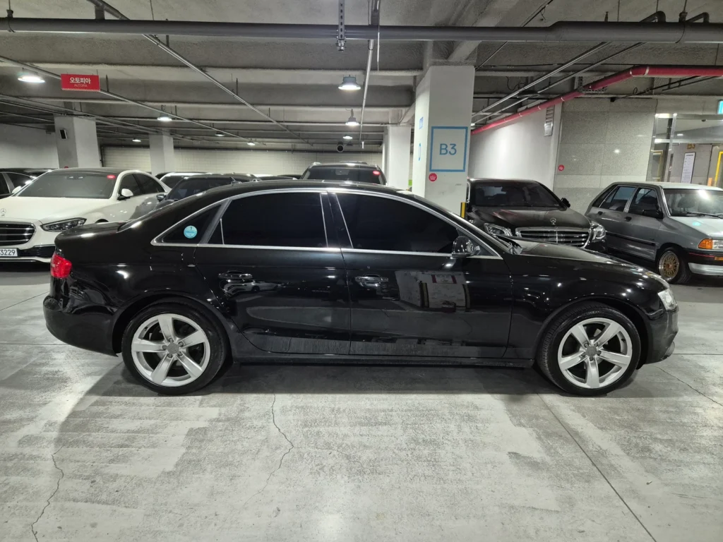 Audi New A4 30 TDI Dynamic