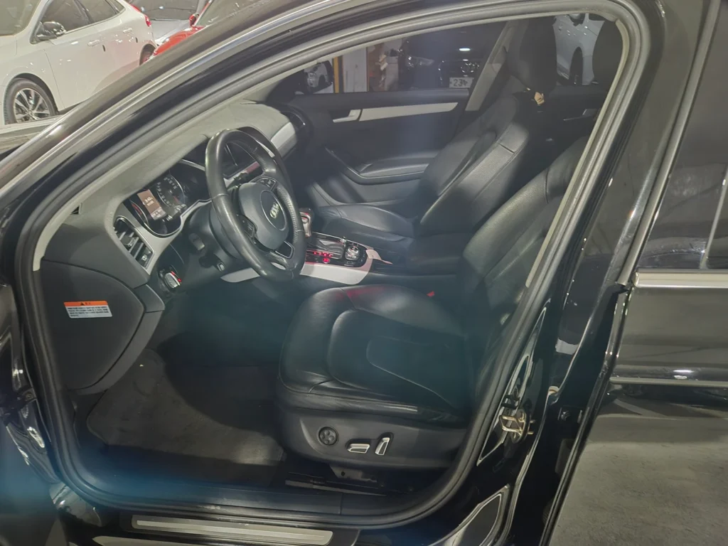 Audi New A4 30 TDI Dynamic