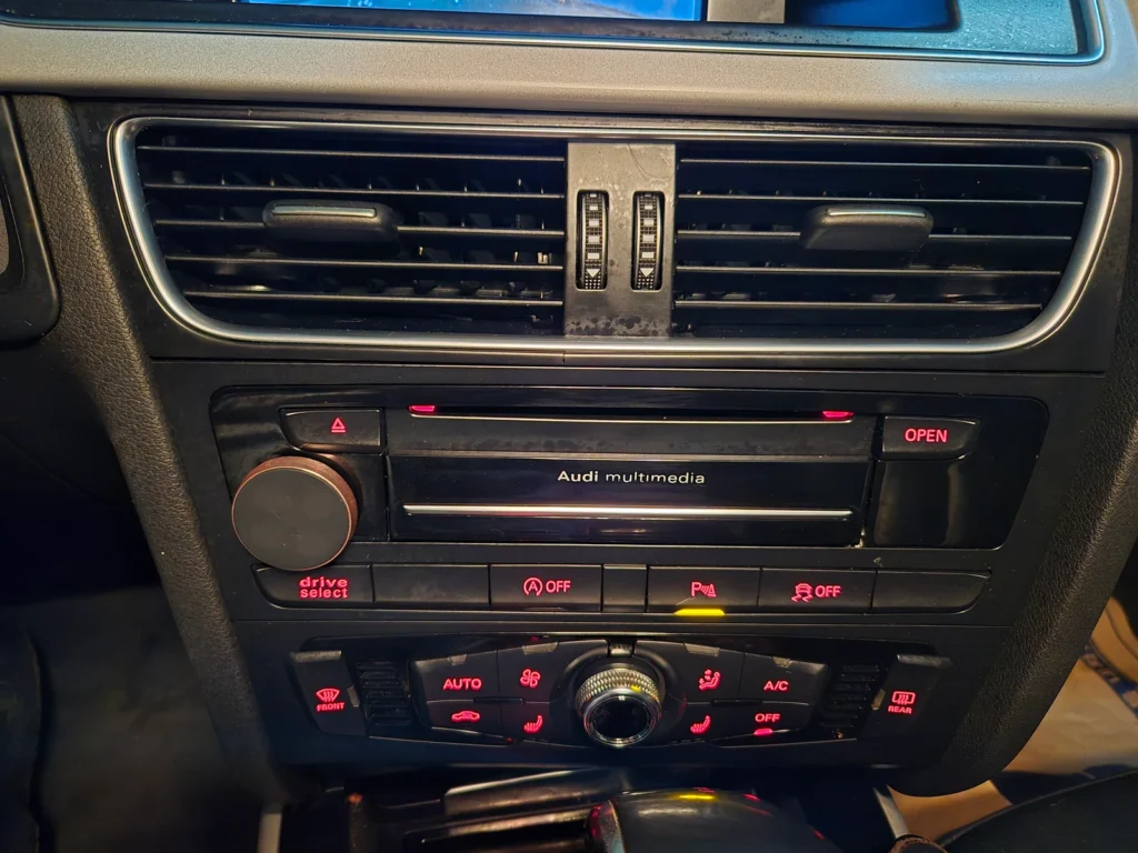 Audi New A4 30 TDI Dynamic