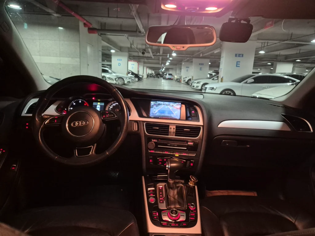 Audi New A4 30 TDI Dynamic