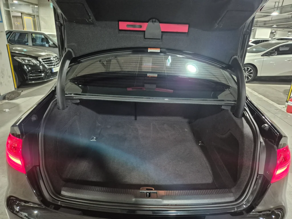 Audi New A4 30 TDI Dynamic