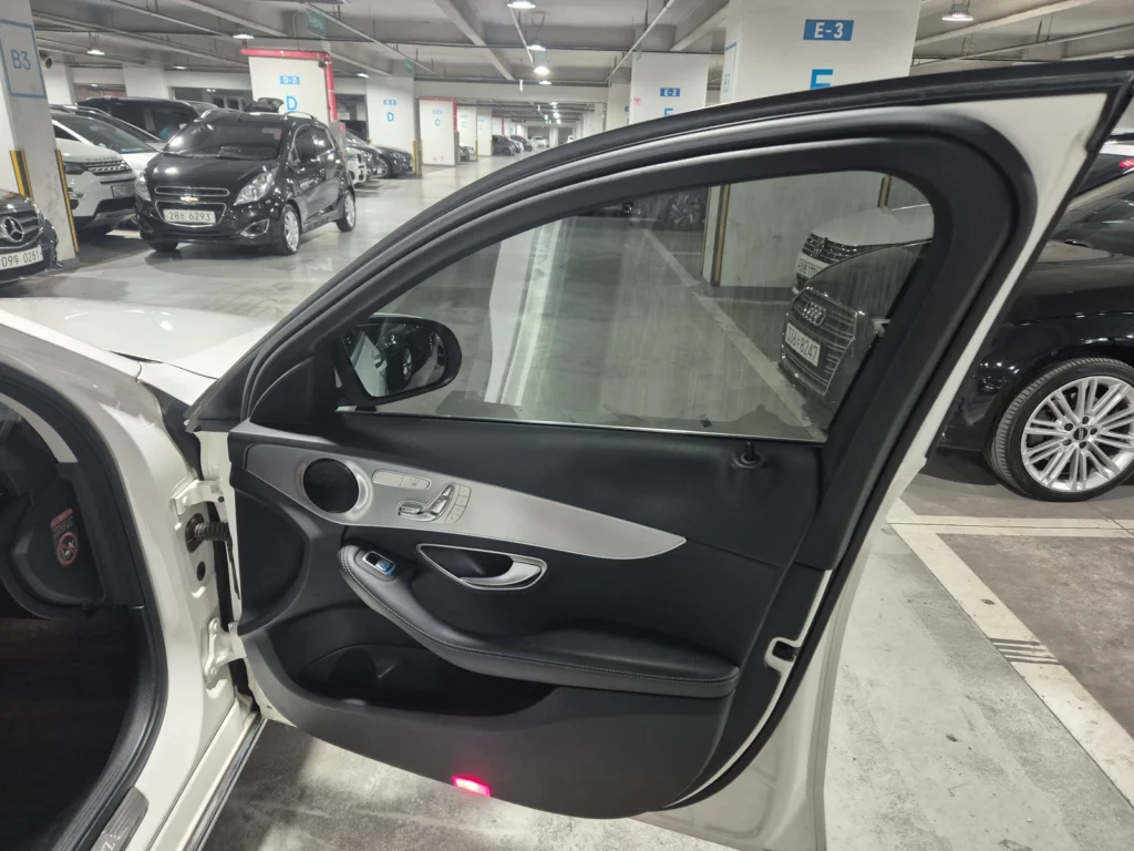 Benz C-Class W205 C220d 4MATIC