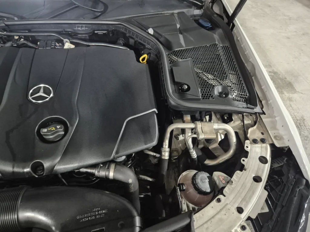 Benz C-Class W205 C220d 4MATIC