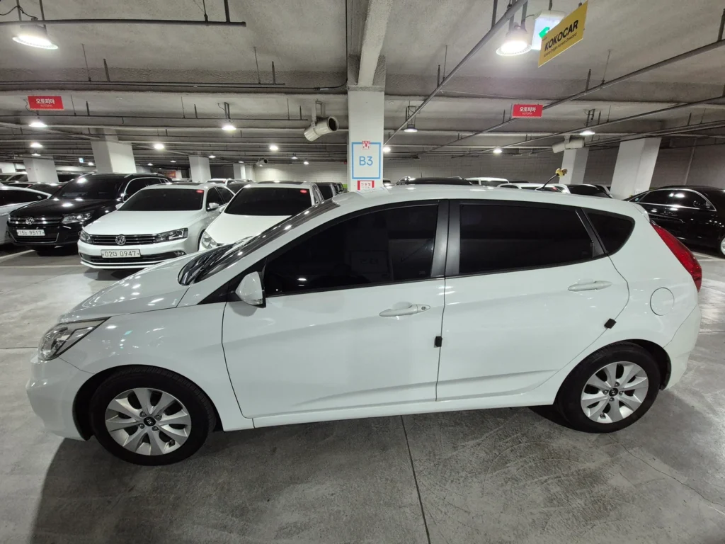 Hyundai Accent (new) Wit Diesel 1.6 VGT Modern