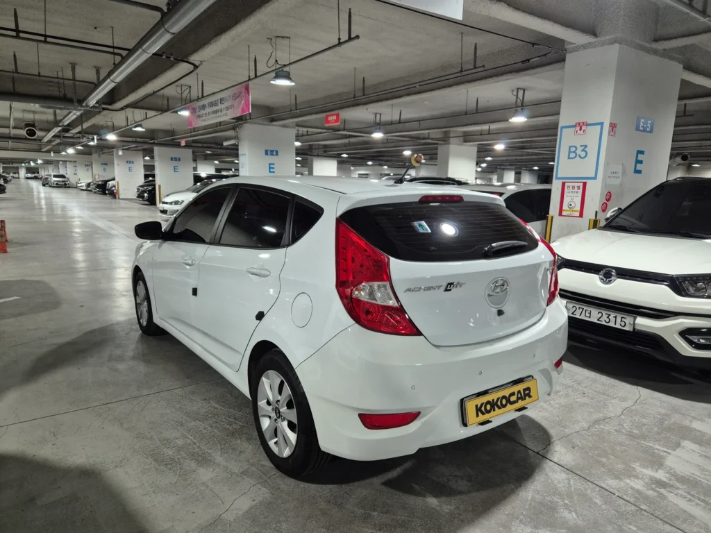 Hyundai Accent (new) Wit Diesel 1.6 VGT Modern