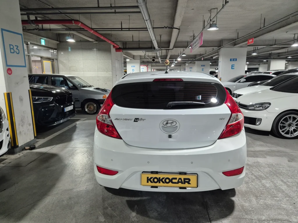 Hyundai Accent (new) Wit Diesel 1.6 VGT Modern