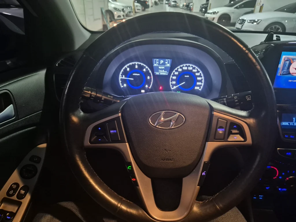 Hyundai Accent (new) Wit Diesel 1.6 VGT Modern