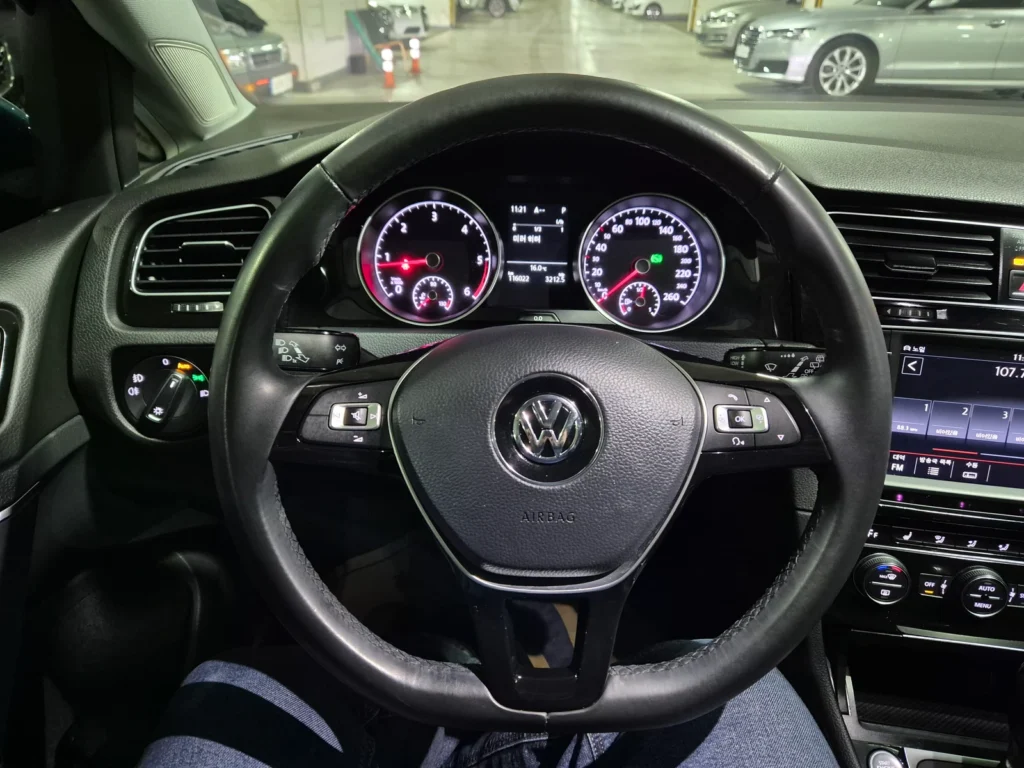 Volkswagen Golf 7th Gen 2.0 TDI Premium