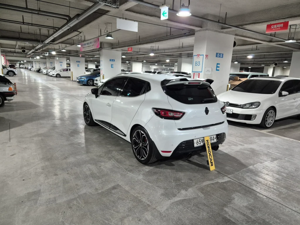 Renault-KoreaSamsung Clio Intens