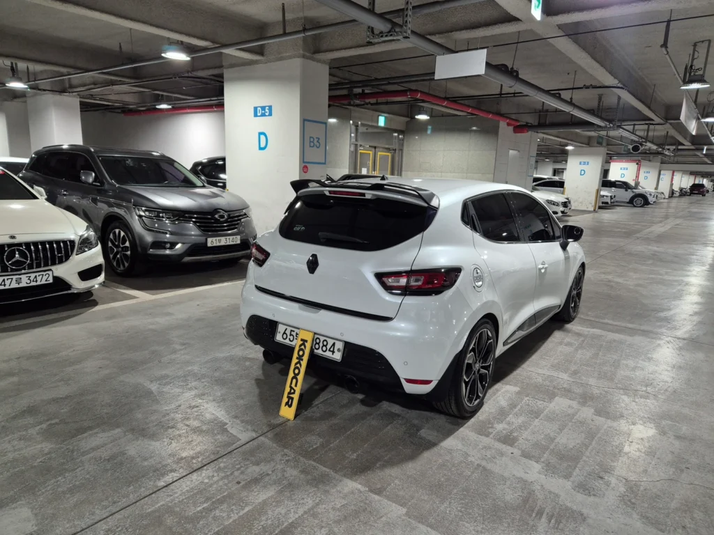 Renault-KoreaSamsung Clio Intens