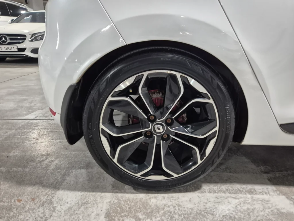 Renault-KoreaSamsung Clio Intens