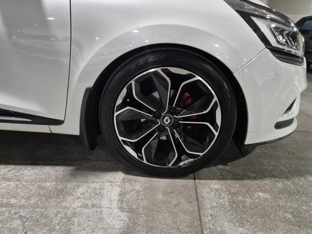 Renault-KoreaSamsung Clio Intens